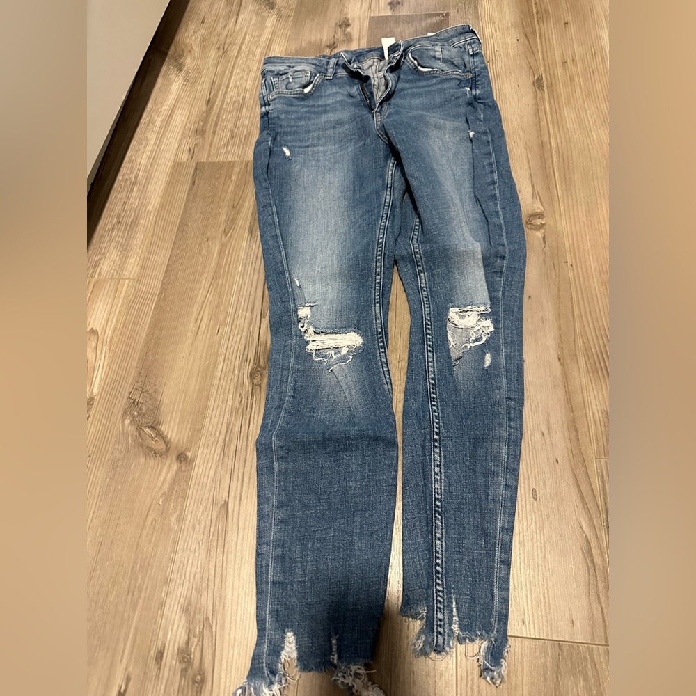 Jeans with rips